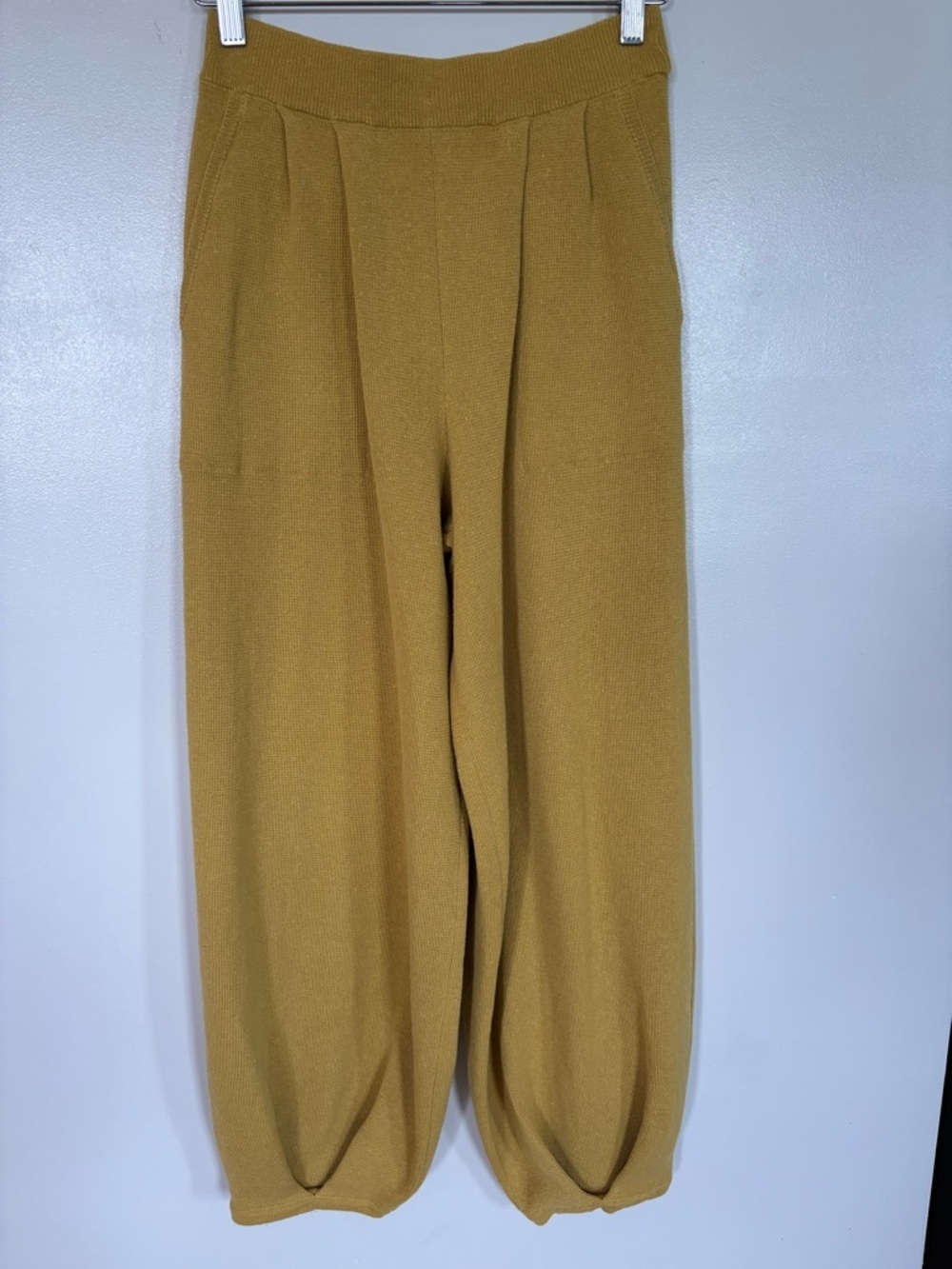 FREE PEOPLE BEACH GOLDEN YELLOW LINEN BLEND TAPERED KNIT PANTS- SIZE M
